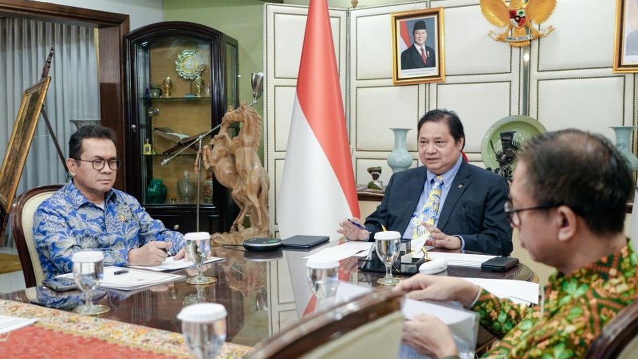 Menteri Koordinator Bidang Perekonomian RI dan Komisioner Perdagangan Uni Eropa sepakat mempercepat penyelesaian perundingan Indonesia-European Union Comprehensive Economic Partnership Agreement (IEU-CEPA) pada semester I 2025 untuk meningkatkan volume pe