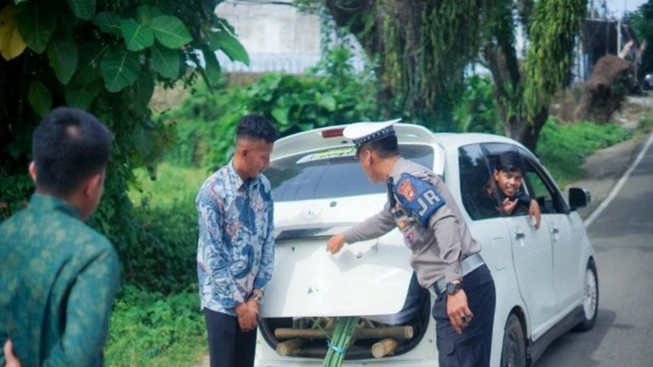 Polda Sulawesi Barat menindak 13 pelanggar lalu lintas dalam Operasi Keselamatan Marano 2025, dengan sembilan pelanggaran SIM dan empat pelanggaran STNK, bertujuan menekan angka kecelakaan dan meningkatkan kesadaran masyarakat.