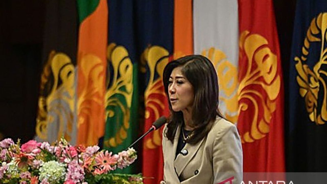 Menteri Kominfo, Meutya Hafid, memberikan apresiasi tinggi kepada Forum Jurnalis Perempuan Indonesia (FJPI) atas peran aktifnya dalam memperjuangkan hak-hak perempuan jurnalis dan melawan misinformasi di era digital.