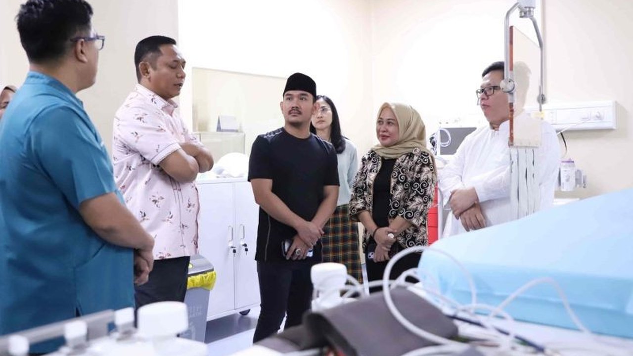 Bupati dan Wakil Bupati Bekasi terpilih, Ade Kuswara Kunang dan Asep Surya Atmaja, dinyatakan sehat dan siap dilantik pada 20 Februari 2025 di Istana Negara setelah menjalani pemeriksaan kesehatan.