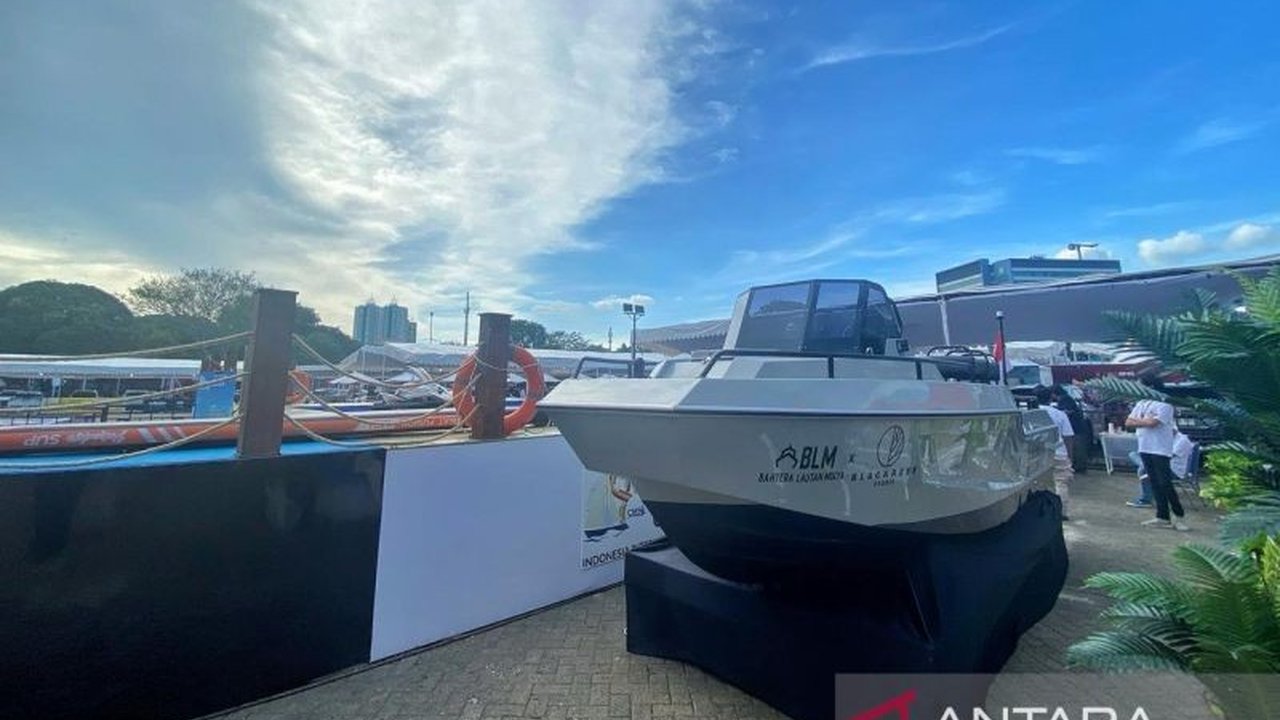 Community for Maritime Studies Indonesia (CMSI) menampilkan rekayasa pantai di IIMS 2025 melalui Indonesia Boating Gathering (IBG) 2025, mendekatkan wisata bahari pada masyarakat luas dan menampilkan berbagai produk, termasuk kayak yang laris manis.