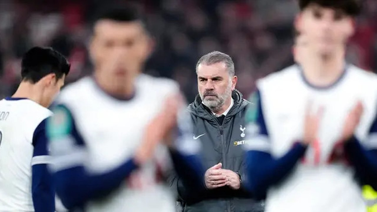 Liverpool memang diunggulkan untuk membalikkan kedudukan di laga kandang kali ini, tapi tidak ada yang menduga pertandingan berjalan timpang. Tottenham tidak bisa melawan. (Nick Potts, PA via
