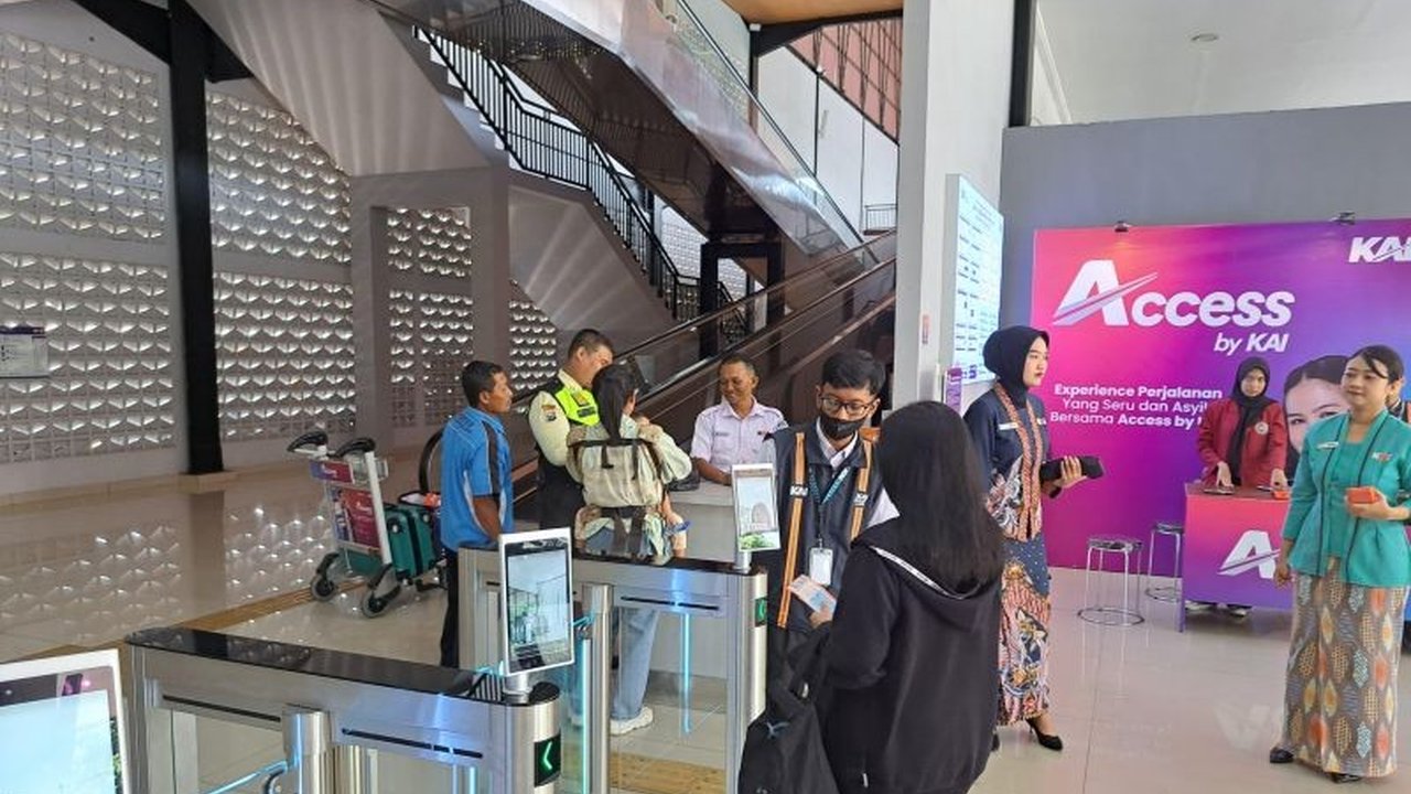 PT KAI Daop 8 Surabaya mencatat 9.401 tiket kereta api jarak jauh untuk arus mudik Lebaran 2025 telah dipesan dari Stasiun Malang hingga 16 Februari 2024, dengan tanggal 26-28 Maret sebagai periode keberangkatan terfavorit.