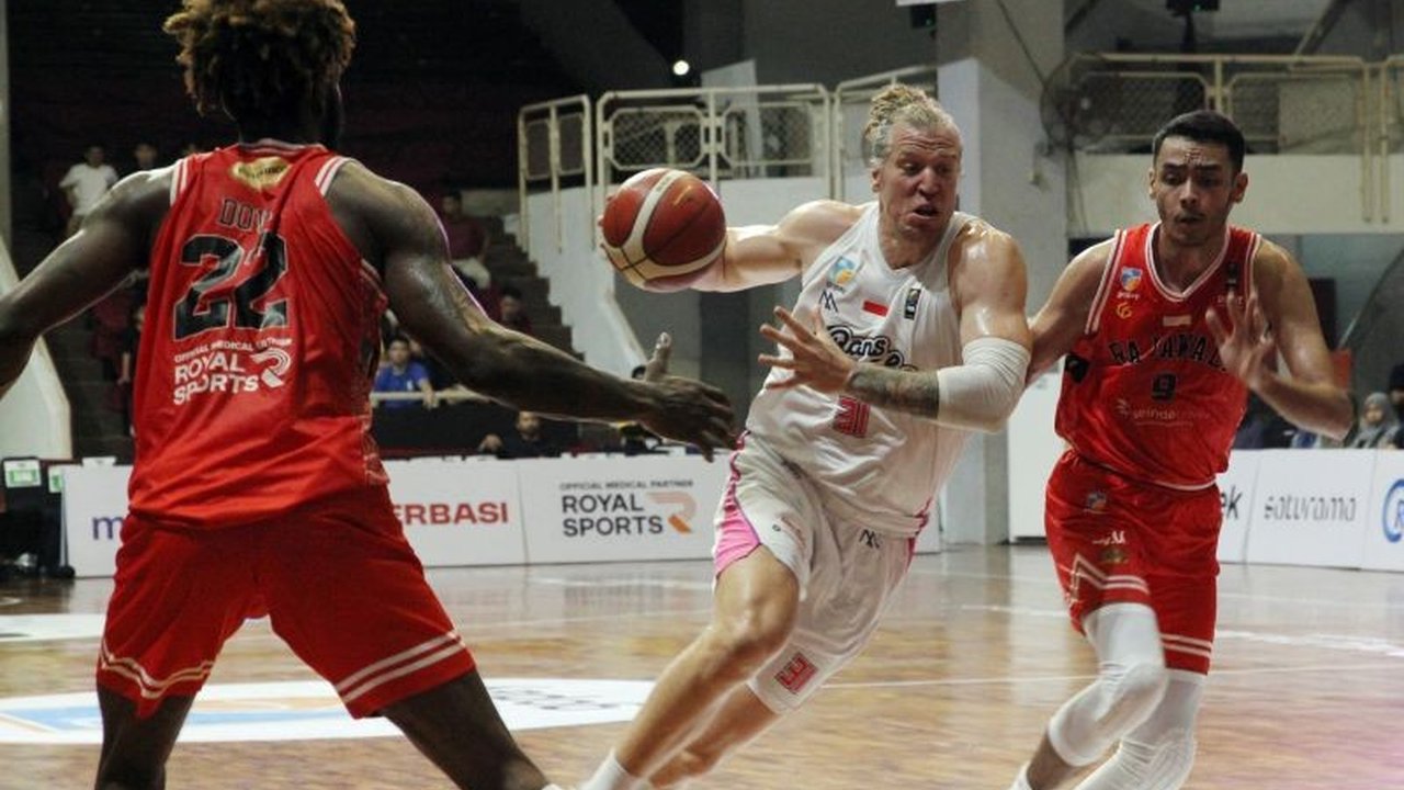 Rans Simba Bogor berpeluang menjadi tim terbaik IBL 2025 pekan keenam jika menang melawan Bima Perkasa Jogja, melanjutkan rekor kemenangan beruntun dan dominasi di klasemen sementara.