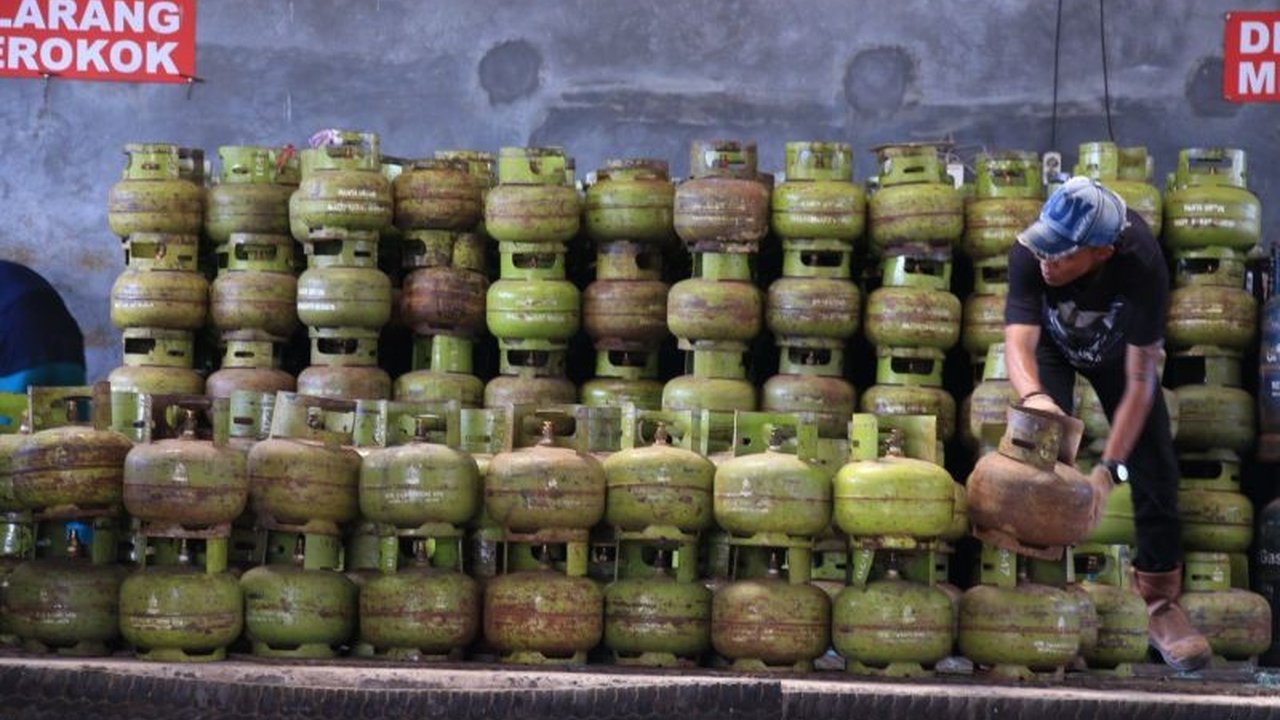 Pertamina Patra Niaga Regional Kalimantan meningkatkan pengawasan distribusi elpiji 3 kg bersubsidi di Kalimantan Tengah untuk mencegah kelangkaan dan memastikan penyaluran tepat sasaran, serta menindak tegas penyalahgunaan.
