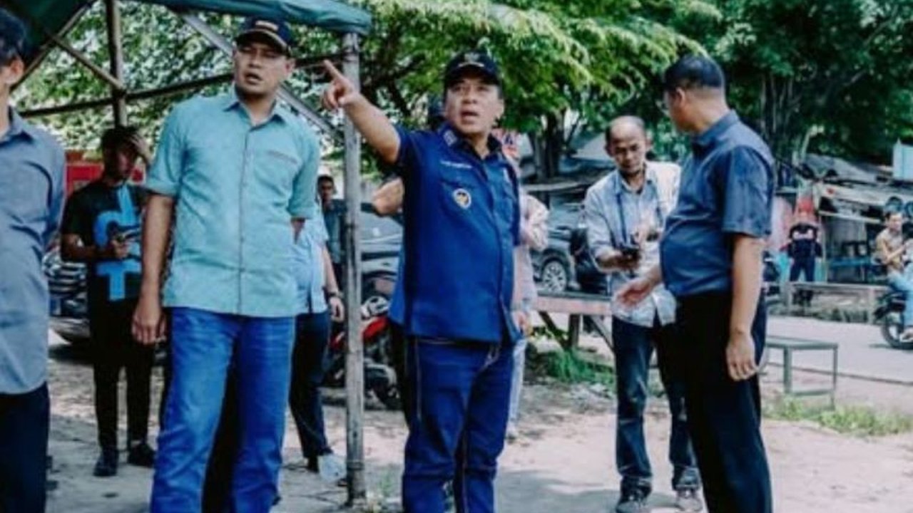 Bupati Karawang mengusulkan agar jalan akses Gerbang Tol Karawang Timur menjadi jalan kabupaten untuk mempermudah perbaikan dan pemeliharaan infrastruktur yang mendukung perekonomian daerah.