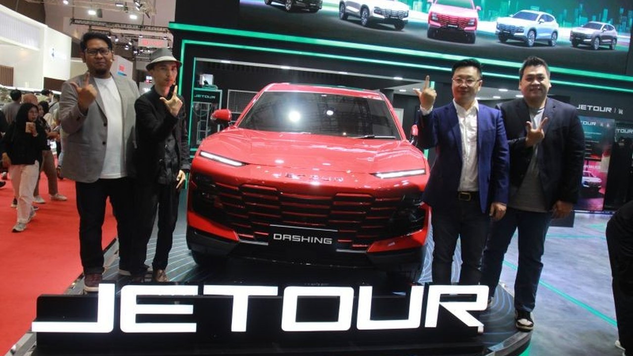 Jetour, pabrikan otomotif China, memaparkan filosofi desain di balik Jetour Dashing yang sporty dan Jetour X70 Plus yang mewah, menekankan perpaduan estetika, teknologi, dan fungsionalitas.