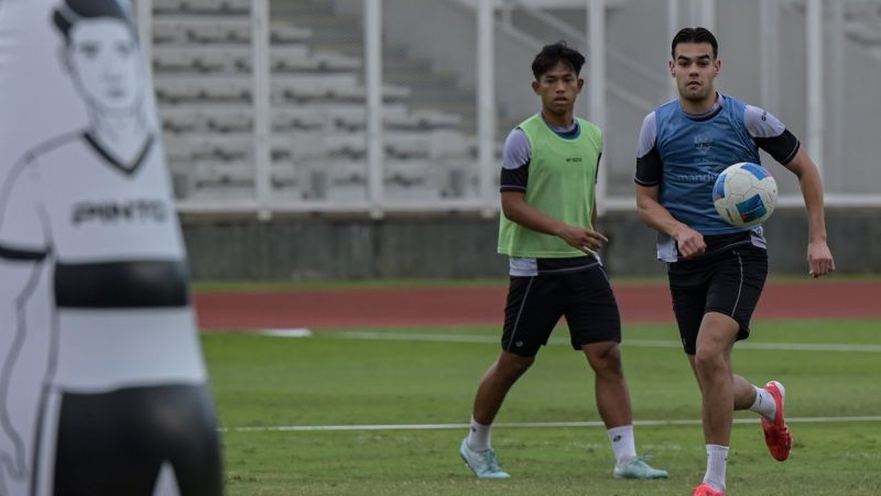 Timnas U-20 Indonesia bermain imbang 1-1 melawan Uzbekistan di laga Grup C Piala Asia U-20 2025 berkat gol Jens Raven yang menyamakan kedudukan setelah sebelumnya tertinggal lebih dulu.