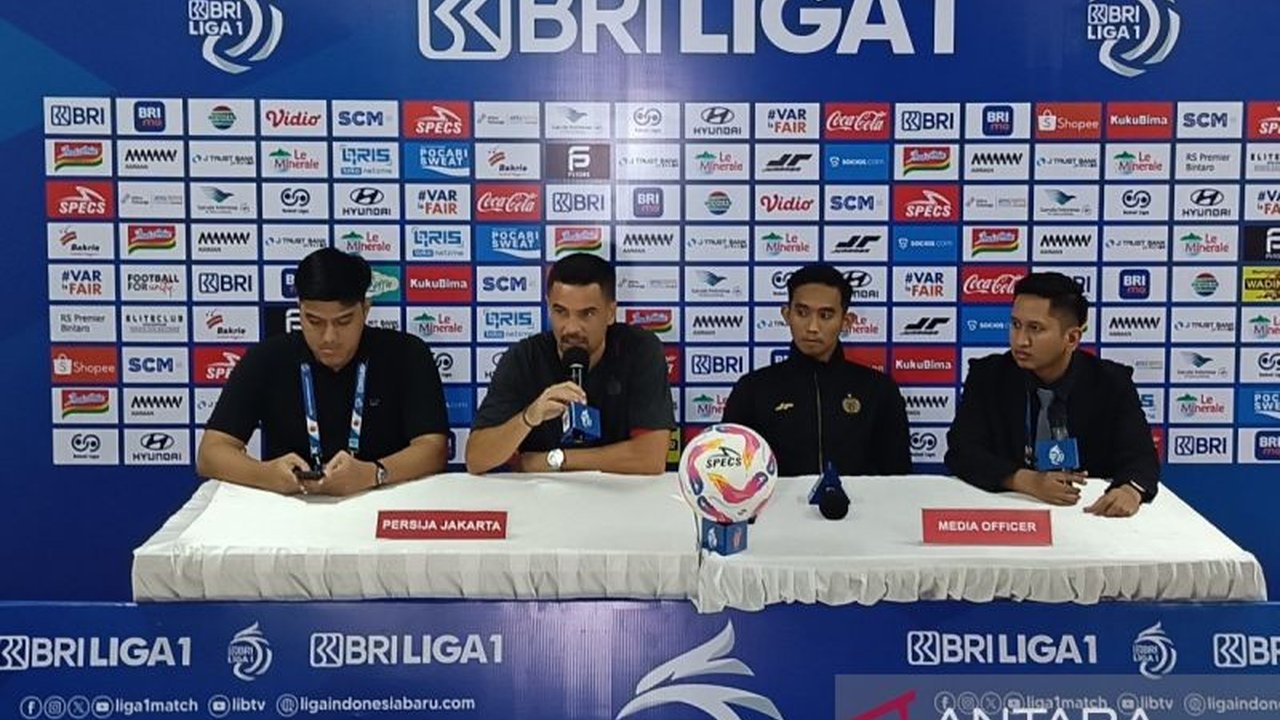 Pelatih Persija, Carlos Pena, mengakui timnya harus puas dengan hasil imbang 2-2 melawan Persib Bandung, meski sempat unggul 2-0, dan kini fokus mengejar ketertinggalan poin.