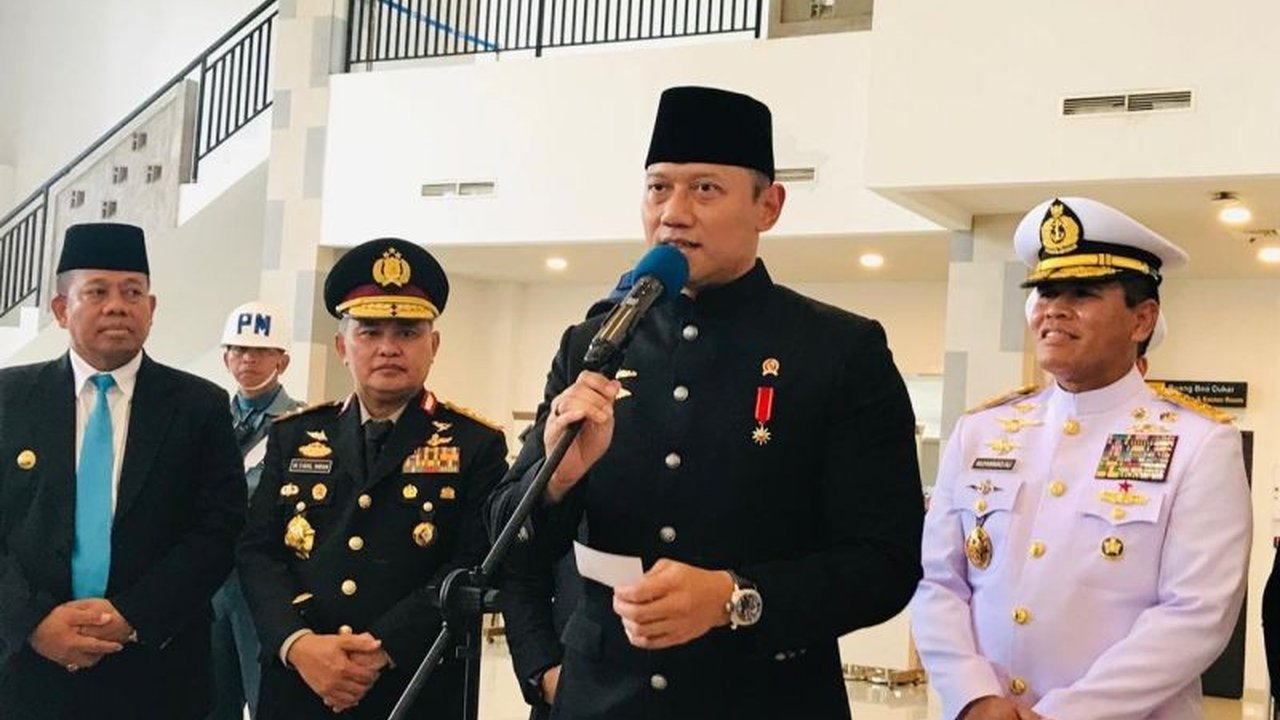 Menteri Koordinator Bidang Pembangunan Manusia dan Kebudayaan Agus Harimurti Yudhoyono (AHY) menekankan pentingnya latihan militer multilateral Komodo 2025 di Bali untuk memperkuat kepercayaan dan kerja sama antarnegara di kawasan Indo-Pasifik dalam mengh