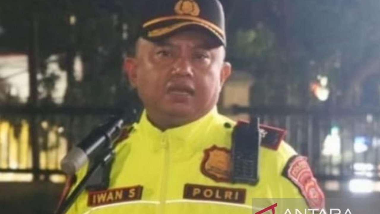 Polres Cianjur meningkatkan patroli gabungan untuk memberantas penyakit masyarakat seperti peredaran miras oplosan, premanisme, dan obat terlarang, menyusul kasus kematian akibat miras oplosan.