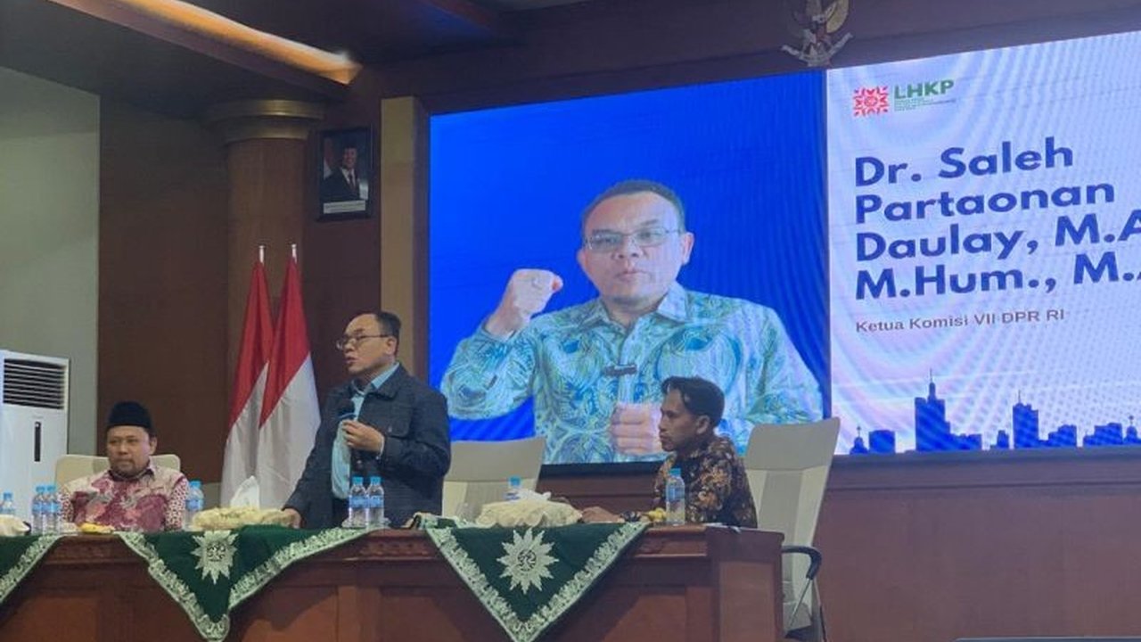 Ketua Komisi VII DPR RI, Saleh Daulay, mengajak Muhammadiyah Jatim mendukung program Prabowo, menekankan pada pengembangan pariwisata, efisiensi anggaran, dan program-program kerakyatan.