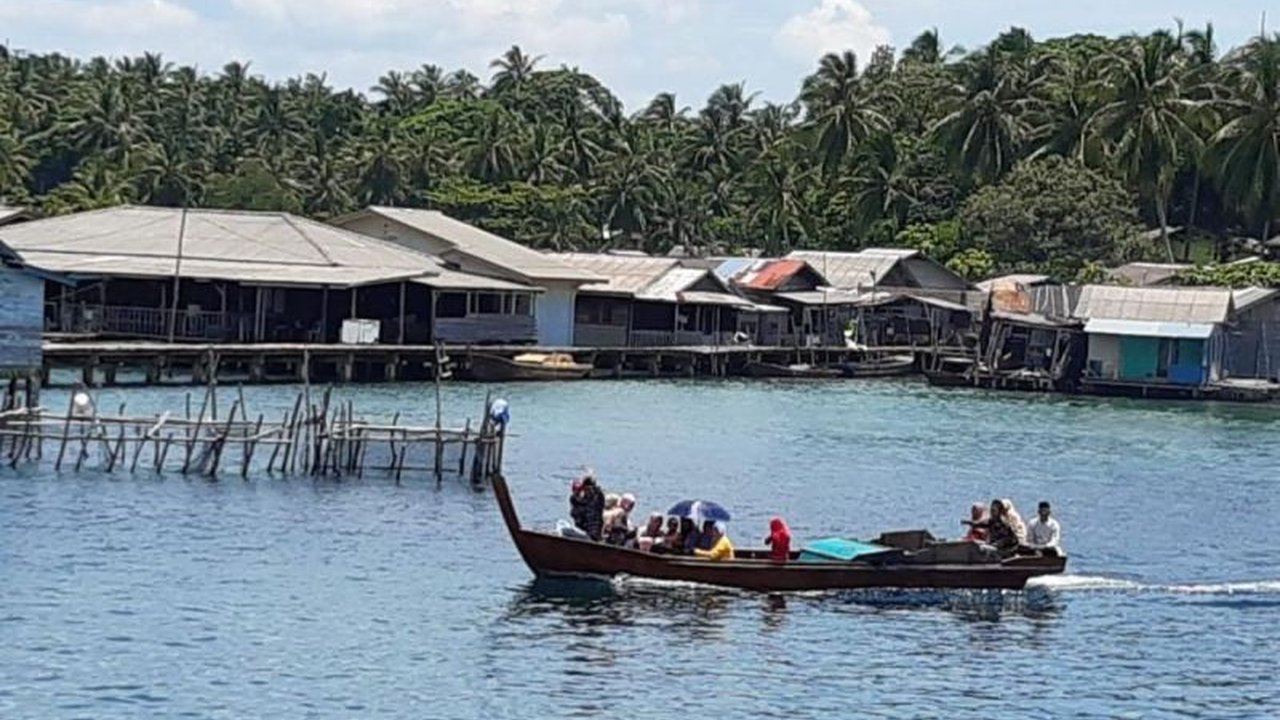 Kementerian Pekerjaan Umum dan Perumahan Rakyat (PUPR) melalui program Bantuan Stimulan Perumahan Swadaya (BSPS) akan memperbaiki 11.697 unit rumah di kawasan pesisir Indonesia dengan anggaran Rp255 miliar.