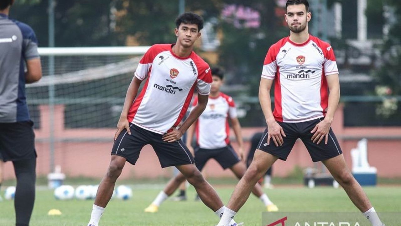 Kekalahan Timnas U-20 Indonesia dari Uzbekistan di Piala Asia U-20 2025 menjadi pelajaran berharga bagi para pemain, khususnya Jens Raven yang menekankan pentingnya pembelajaran dari kesalahan dan menatap peluang di masa depan.