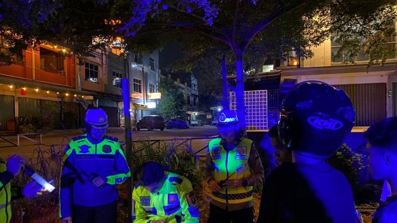 Polda Kepri menggelar patroli KRYD serentak di seluruh Kepri pada 15-16 Februari 2025 sebagai respon atas keluhan masyarakat terkait maraknya balap liar yang telah memakan korban jiwa.