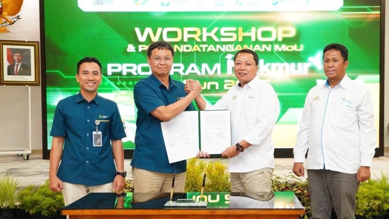 Petrokimia Gresik perkuat komitmen swasembada gula nasional melalui perluasan Program Makmur, kerjasama dengan perusahaan gula, dan peningkatan kapasitas petani.