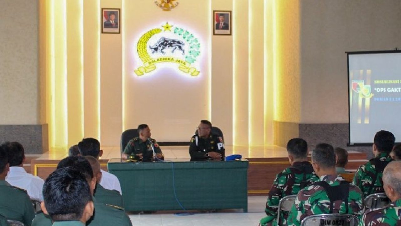 Kodim 0823/Situbondo menggelar sosialisasi aturan hukum bagi prajurit dan PNS TNI di Jawa Timur untuk memperkuat disiplin dan kepatuhan hukum di lingkungan TNI.