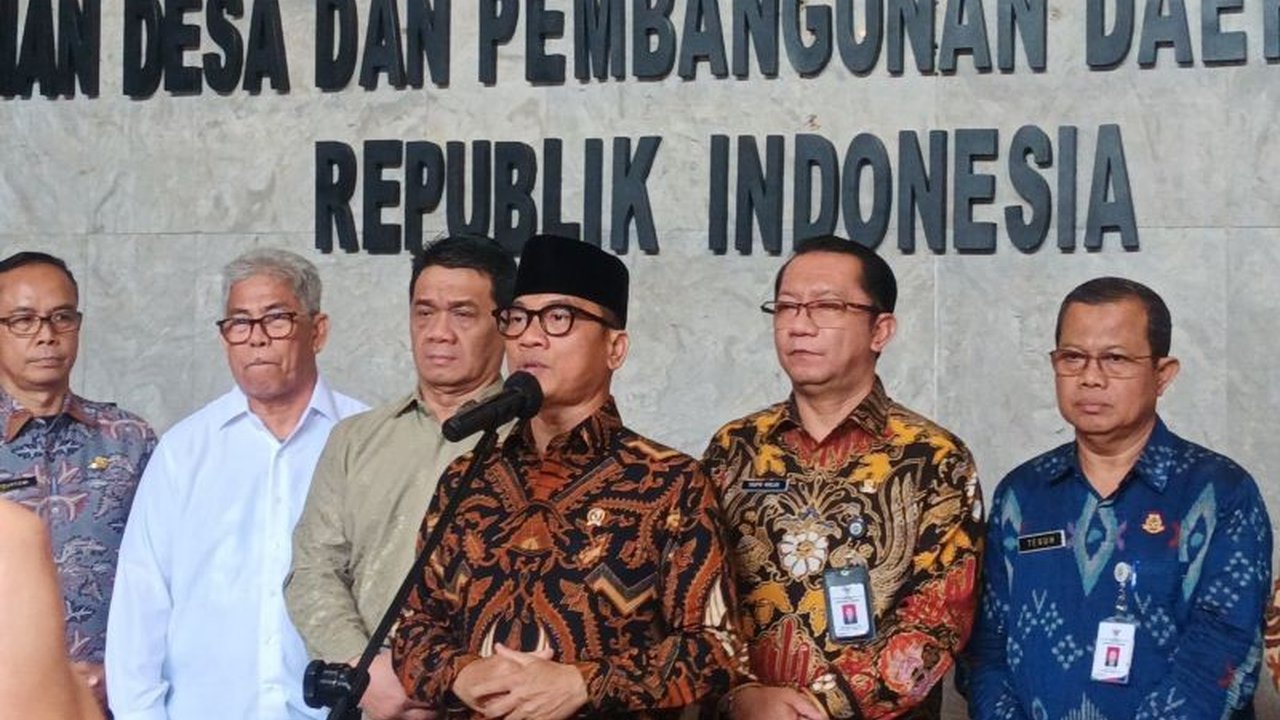 Menteri Desa Pembangunan Daerah Tertinggal memastikan dana desa 2025 sebesar Rp71 triliun tetap cair dan tidak terdampak kebijakan efisiensi anggaran pemerintah.