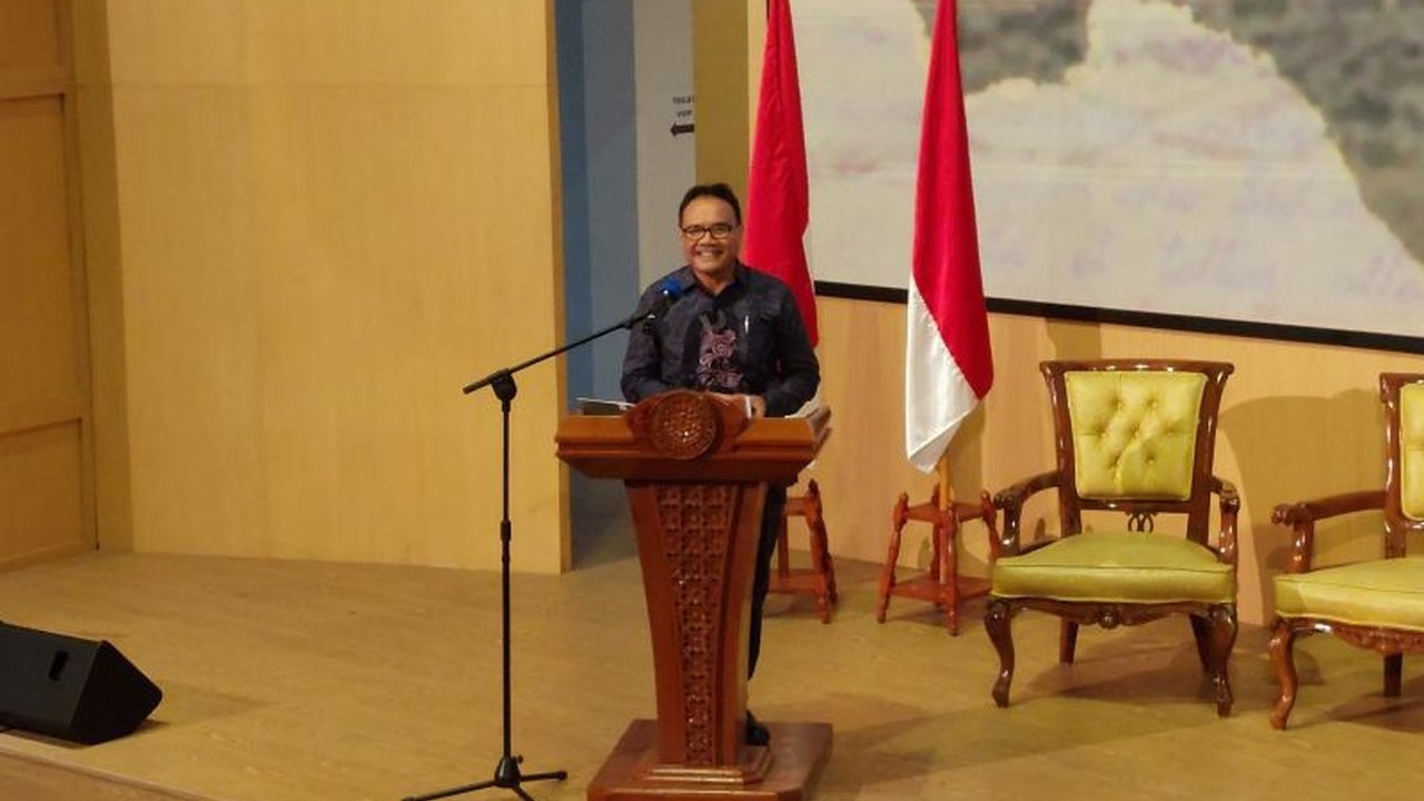 Akademi Ilmu Pengetahuan Indonesia (AIPI) menekankan pentingnya pengkajian fosil manusia purba seperti Pithecanthropus erectus untuk memahami adaptasi manusia terhadap perubahan iklim dan tantangan masa kini, serta mengajak masyarakat berpartisipasi dalam