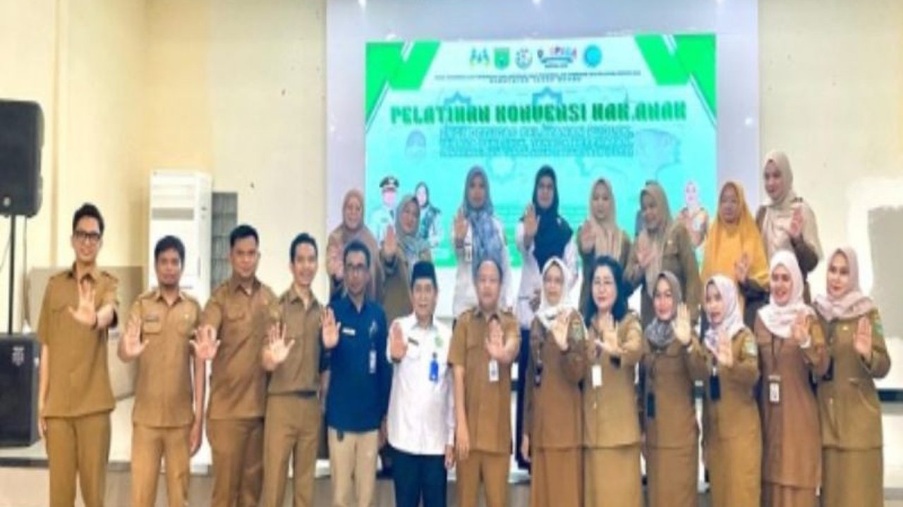 Pemerintah Kabupaten Tanah Bumbu, Kalimantan Selatan, menggelar pelatihan Konvensi Hak Anak (KHA) untuk 80 peserta dari berbagai instansi guna memperkuat pemahaman dan implementasi hak anak dalam pelayanan publik.