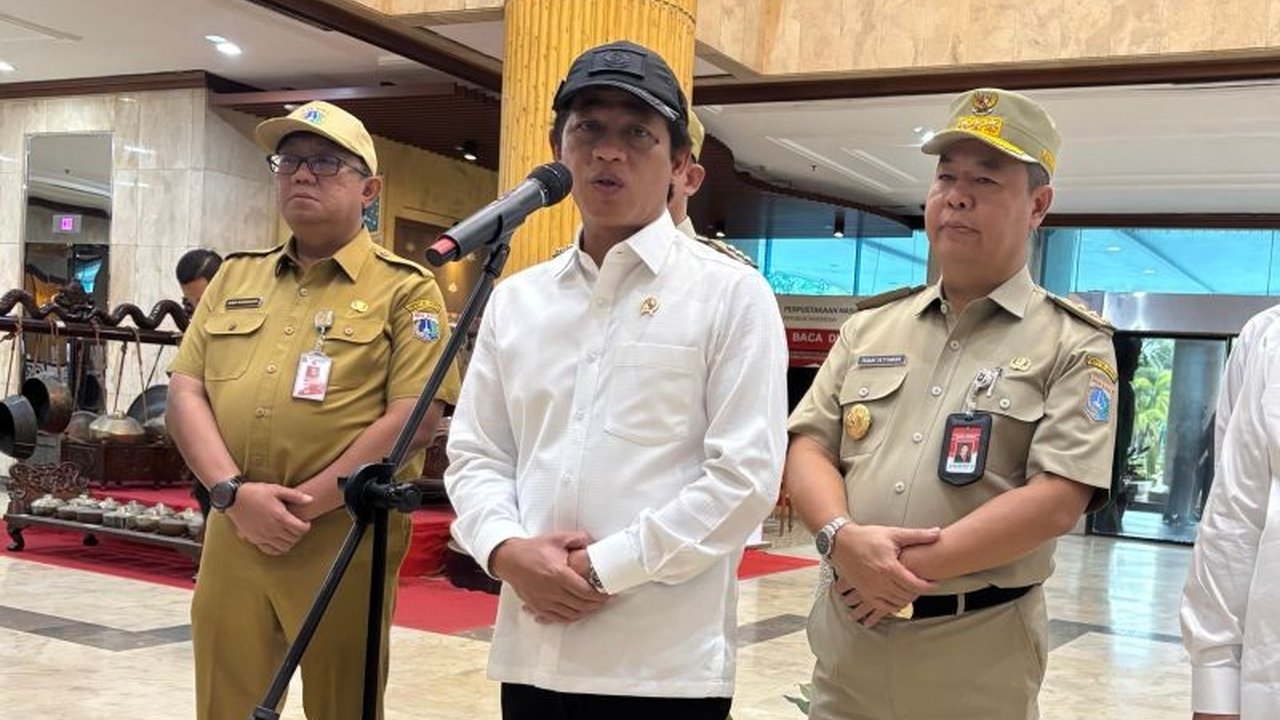 Kementerian Lingkungan Hidup (KLH) menegaskan komitmennya menutup TPA ilegal yang overload, menerapkan sanksi tegas, dan melakukan sosialisasi kepada pemerintah daerah terkait pengelolaan sampah yang baik.