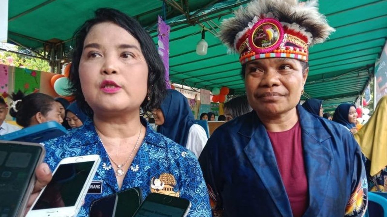 Pemkab Jayapura menekankan pentingnya program Sekolah Penggerak dalam mendorong inovasi dan kreativitas siswa, ditandai dengan Festival Hasil Belajar siswa SMP Negeri 2 Sentani yang menampilkan berbagai inovasi siswa.