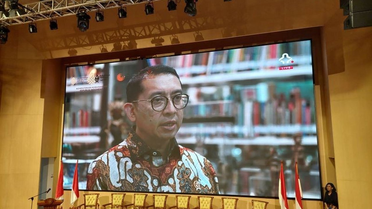 Menteri Kebudayaan Fadli Zon menekankan pentingnya sinergi antara pemerintah dan akademisi, khususnya AIPI, untuk melestarikan dan menggali kekayaan budaya Indonesia, termasuk melalui penelitian dan konservasi situs prasejarah seperti penemuan Pithecanthr