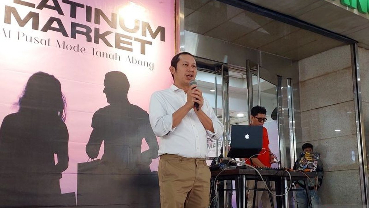 Platinum Market Tanah Abang resmi dibuka, menawarkan pengalaman belanja fesyen yang nyaman dengan fasilitas layaknya mal, menyasar pembeli lokal dan luar kota menjelang Ramadhan dan Lebaran.