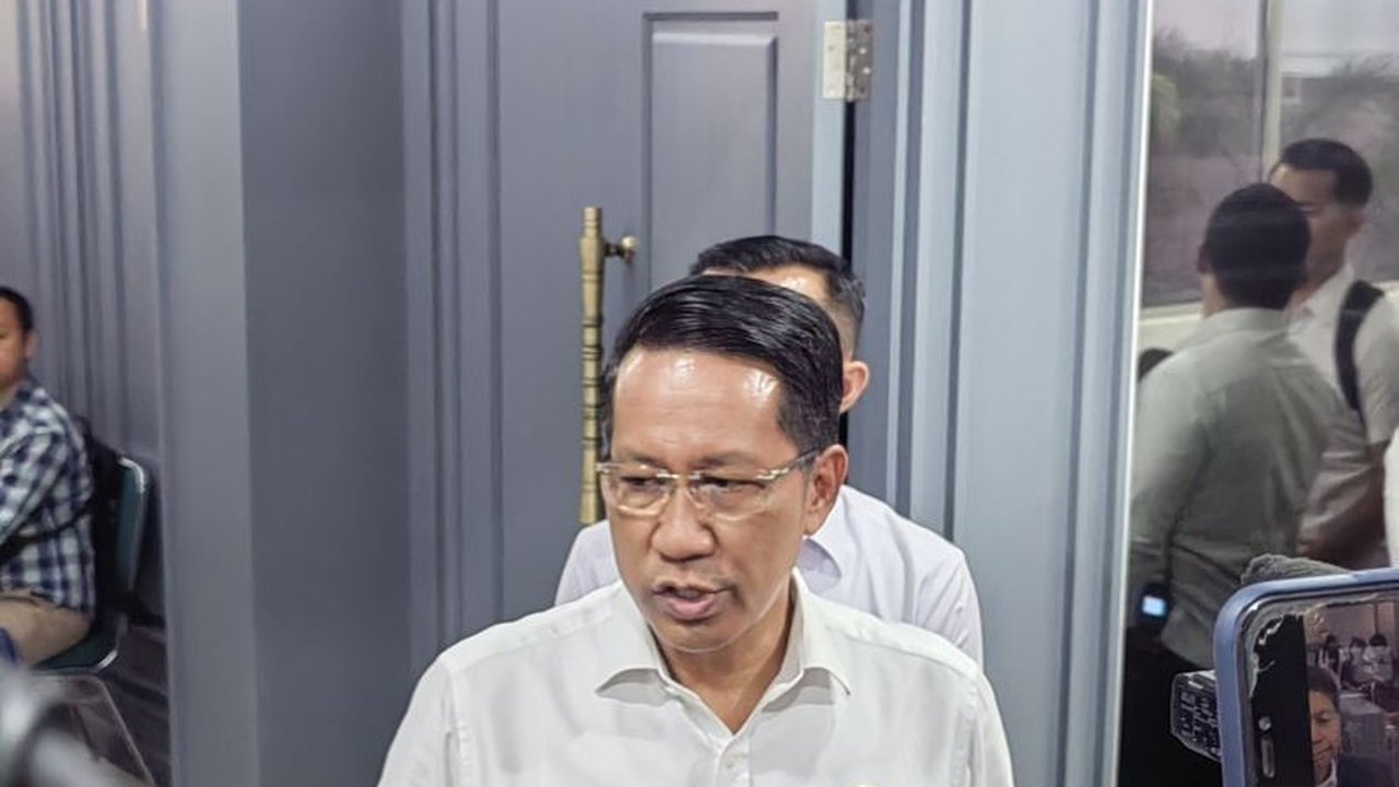 Menteri Hukum dan HAM RI telah menandatangani surat permintaan ekstradisi Paulus Tannos, buronan kasus korupsi KTP elektronik, dari Singapura, dan optimis proses ini akan segera rampung.