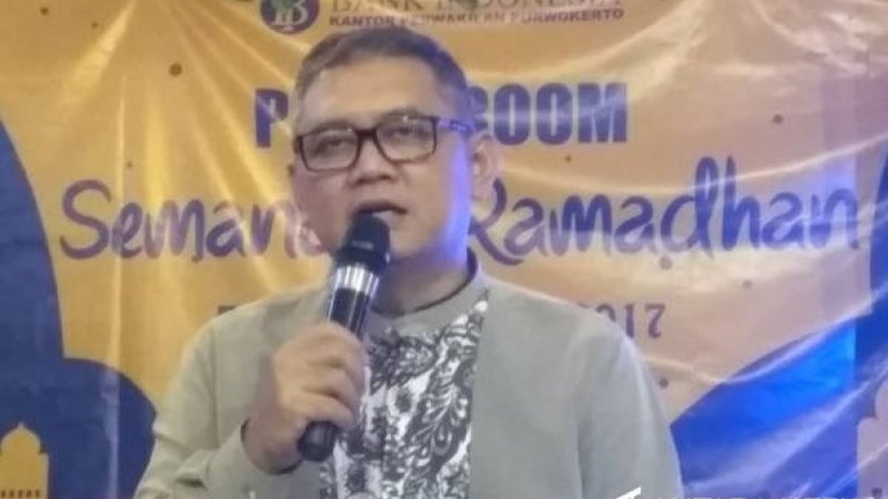 Bank Indonesia melaporkan penurunan utang luar negeri Indonesia di triwulan IV 2024 menjadi 424,8 miliar dolar AS, disebabkan oleh penurunan utang sektor publik dan swasta serta penguatan dolar AS.