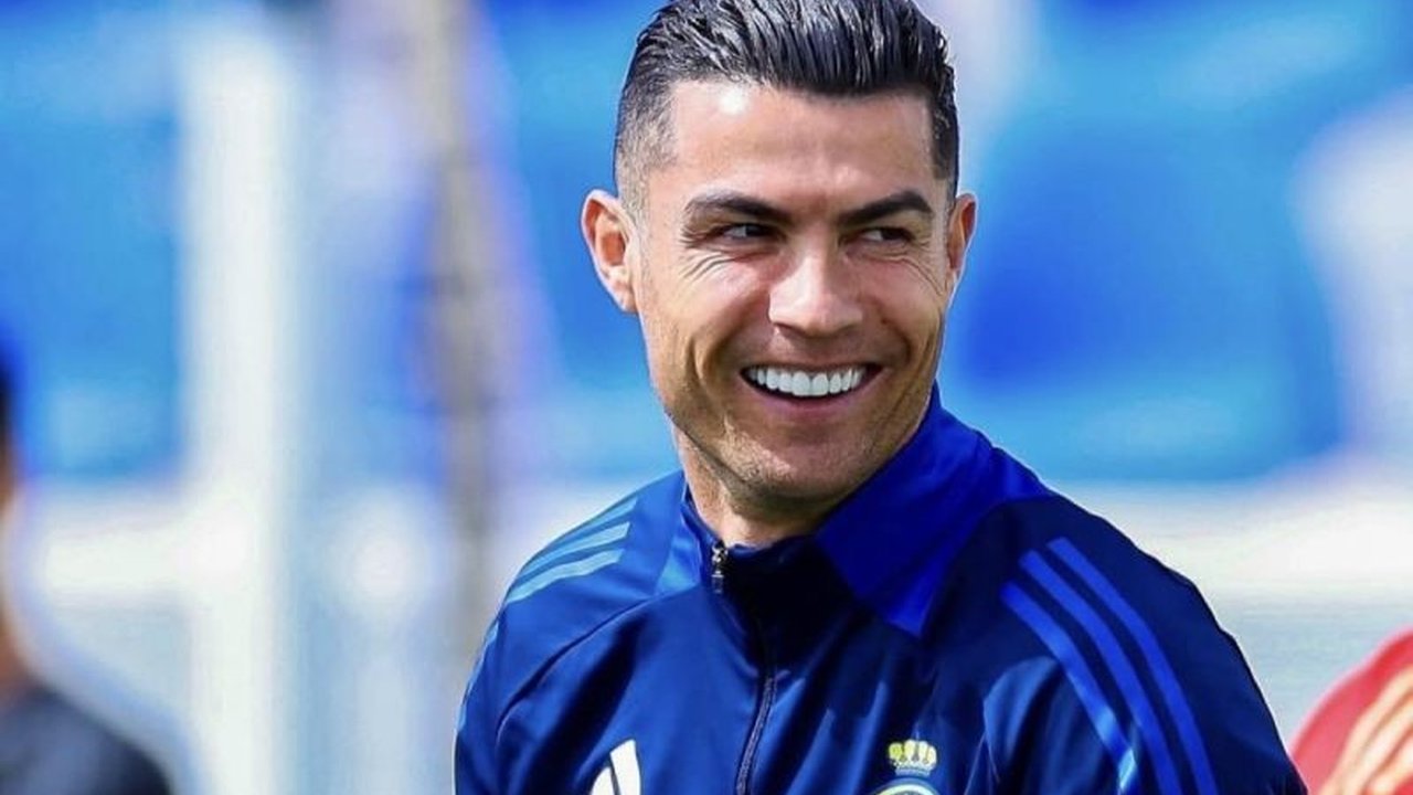 Penjabat Gubernur NTT, Andriko Noto Susanto, memastikan kedatangan Cristiano Ronaldo pada 18 Februari di Kupang untuk kegiatan bersama Yayasan Graha Kasih Indonesia, termasuk pertemuan dengan gubernur pada 19 Februari.