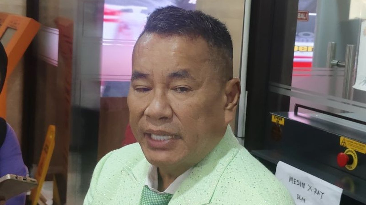 Hotman Paris Hutapea memenuhi panggilan polisi sebagai saksi terkait kasus kegaduhan di Pengadilan Negeri Jakarta Utara pada 6 Februari 2025, yang melibatkan Razman Nasution dan beberapa pihak lain.