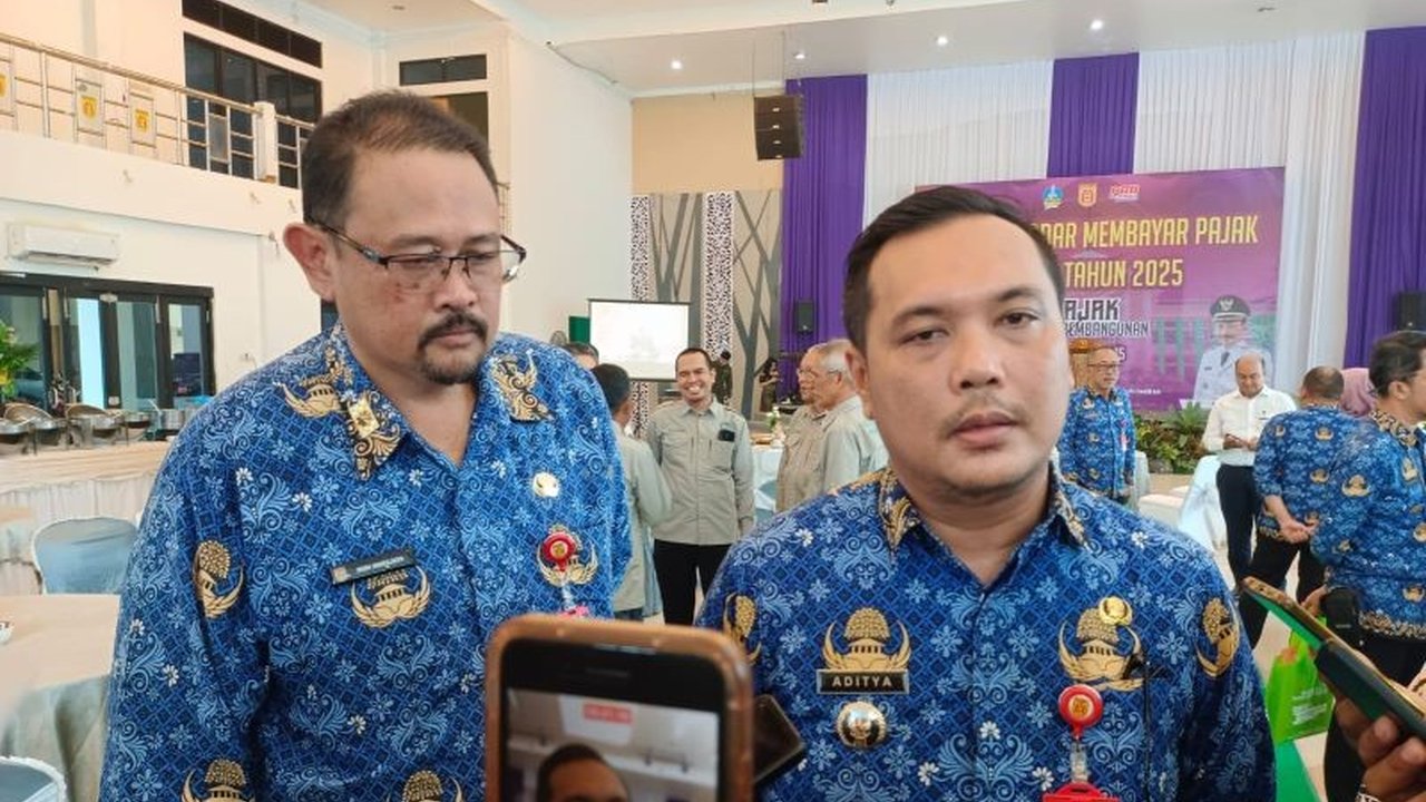 Wali Kota Banjarbaru, Aditya Mufti Ariffin, mendorong peningkatan kesadaran warga untuk membayar pajak guna menutupi dampak efisiensi anggaran pemerintah pusat dan menjaga kemandirian daerah.