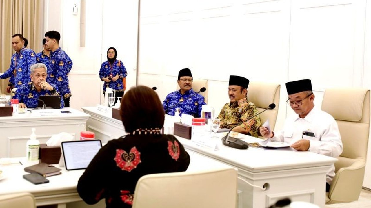 Kemensos, Bappenas, BPS, dan Kemendikdasmen berkolaborasi untuk memfinalisasi data guru penerima insentif, guna memastikan penyaluran bantuan tepat sasaran dan menghindari duplikasi.