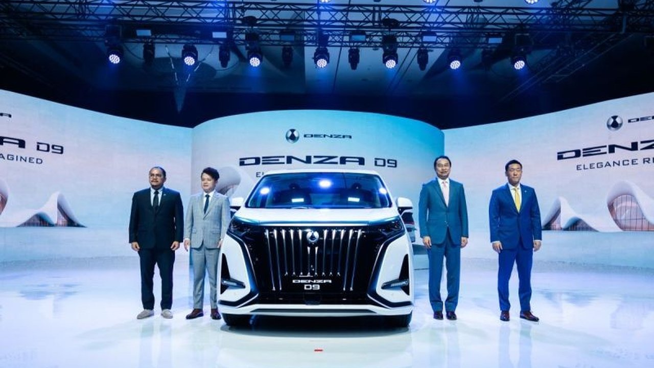 Denza D9, MPV premium listrik dari China, mencuri perhatian di IIMS 2025 dengan desain mewah, teknologi canggih, dan fitur kenyamanan kelas atas yang siap menjadi standar baru di segmennya.