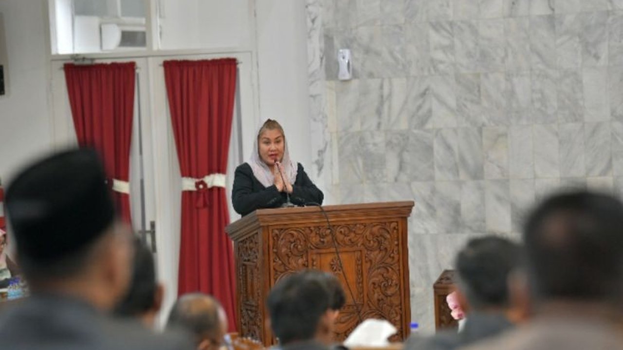 Komisi Pemberantasan Korupsi (KPK) akan mengambil langkah hukum terhadap Wali Kota Semarang, Hevearita Gunaryanti Rahayu, dan Ketua Komisi D DPRD Jawa Tengah, Alwin Basri, terkait kasus dugaan korupsi pada pekan ini.