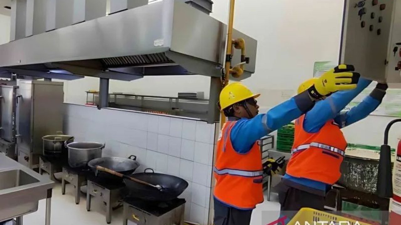 PLN Bangka Belitung berkomitmen menyediakan pasokan listrik andal untuk mendukung simulasi program Makanan Bergizi Gratis (MBG) di sekolah-sekolah Pangkalpinang, demi keberhasilan program peningkatan gizi anak sekolah.