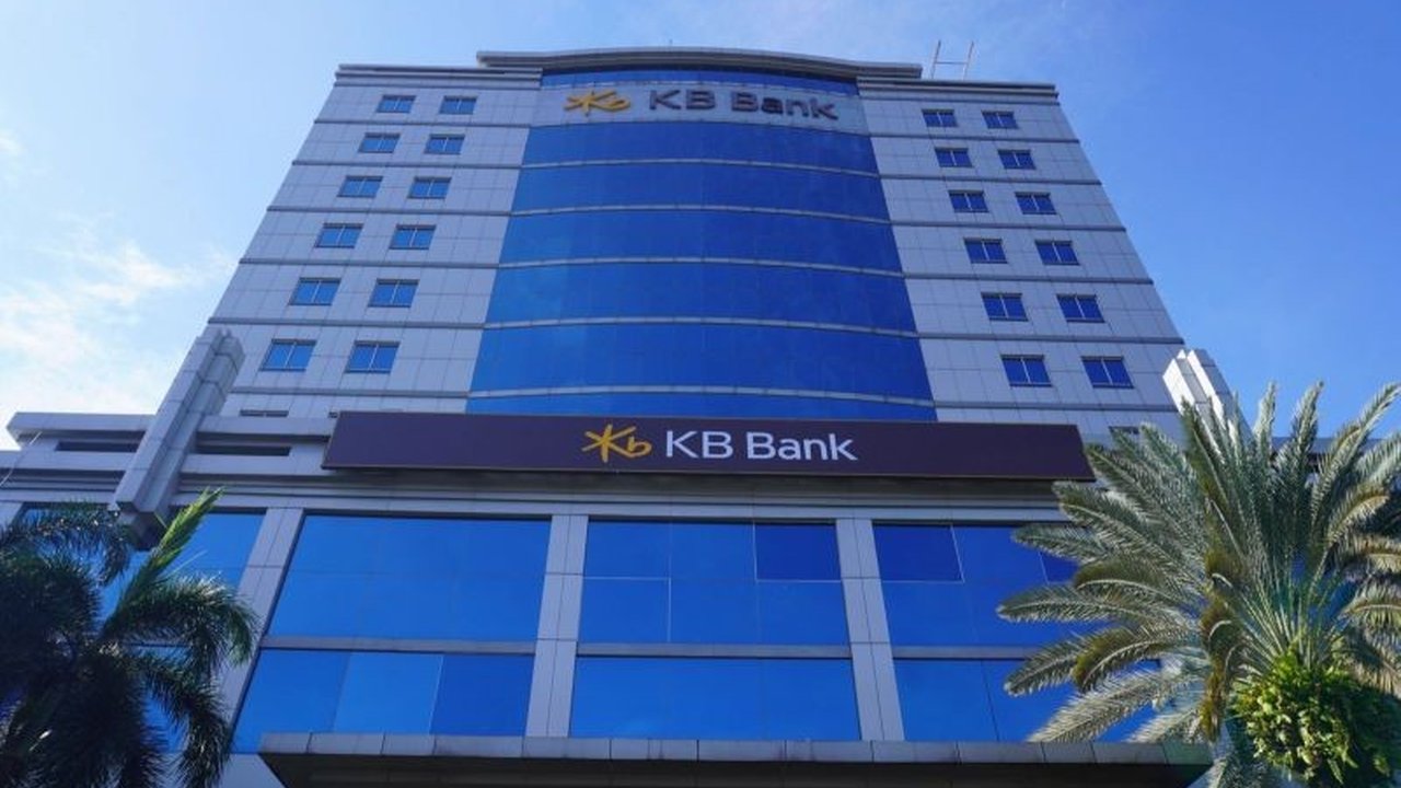 KB Bank berhasil mencatat pendapatan bunga bersih lebih dari Rp900 miliar di tahun 2024,  sekaligus menunjukan kesuksesan transformasi bisnis pasca bergabung dengan KB Financial Group.
