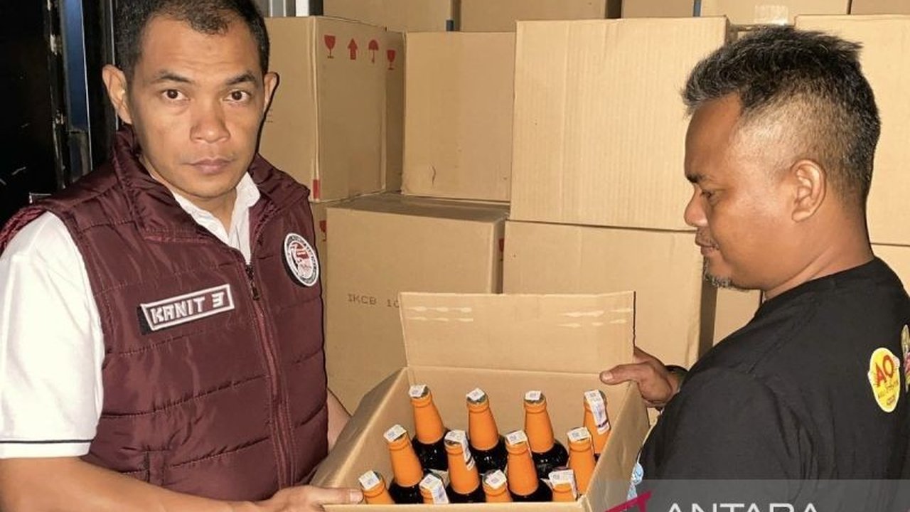 Polresta Bandung Sita Ribuan Botol Miras di Soreang, Penjual Diberi Sanksi Tipiring