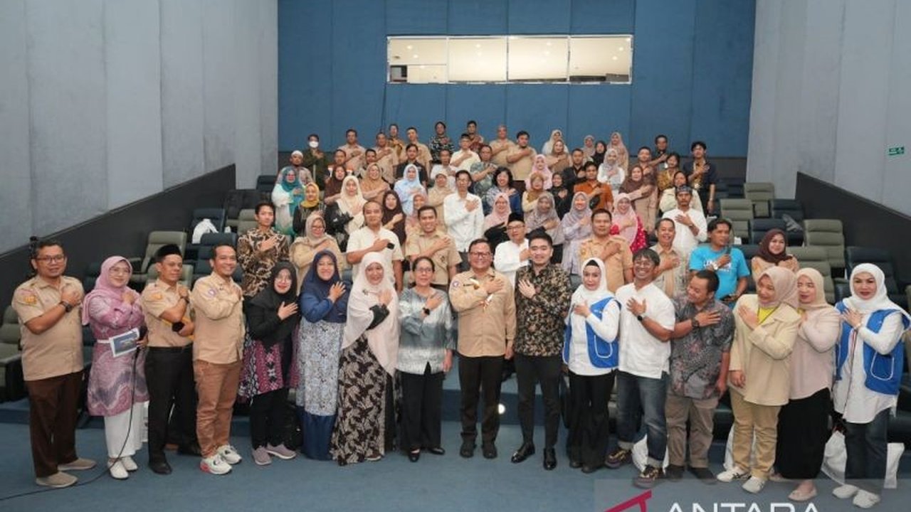 Pemerintah Kota Bogor menggelar konsultasi publik untuk menyusun Rencana Aksi Daerah Pangan dan Gizi (RAD-PG) tahun 2025-2029 guna memperkuat ketahanan pangan dan gizi, mengatasi berbagai tantangan seperti tingginya ketergantungan pasokan pangan luar daer