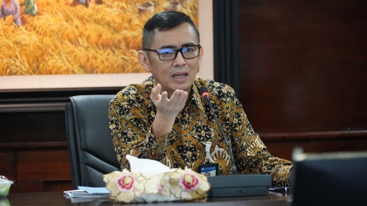 Bank Indonesia Jawa Tengah (BI Jateng) meminta Tim Pengendali Inflasi Daerah (TPID) mewaspadai kenaikan harga komoditas pangan menjelang Ramadhan dan Idul Fitri 1446 H, terutama beras dan cabai, serta telah melakukan High Level Meeting untuk membahas lang