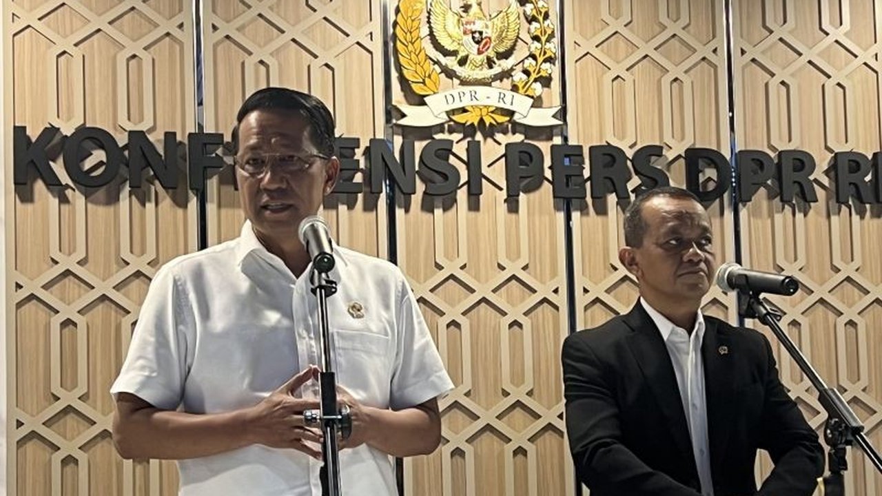 Menteri ESDM Bahlil Lahadalia memastikan izin pengelolaan tambang diprioritaskan untuk UKM daerah, bukan dari Jakarta, demi mewujudkan keadilan ekonomi dan pemerataan sesuai Pasal 33 UUD 1945.