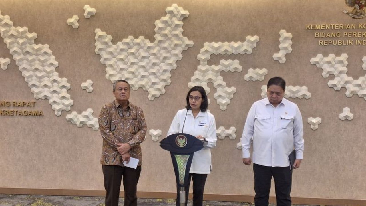 Menteri Keuangan Sri Mulyani mengumumkan bahwa penempatan devisa hasil ekspor sumber daya alam (DHE SDA) di perbankan Indonesia telah melampaui target minimal 30 persen, mencapai 37-42 persen,  menunjukkan stabilitas dan  kepatuhan eksportir terhadap PP N
