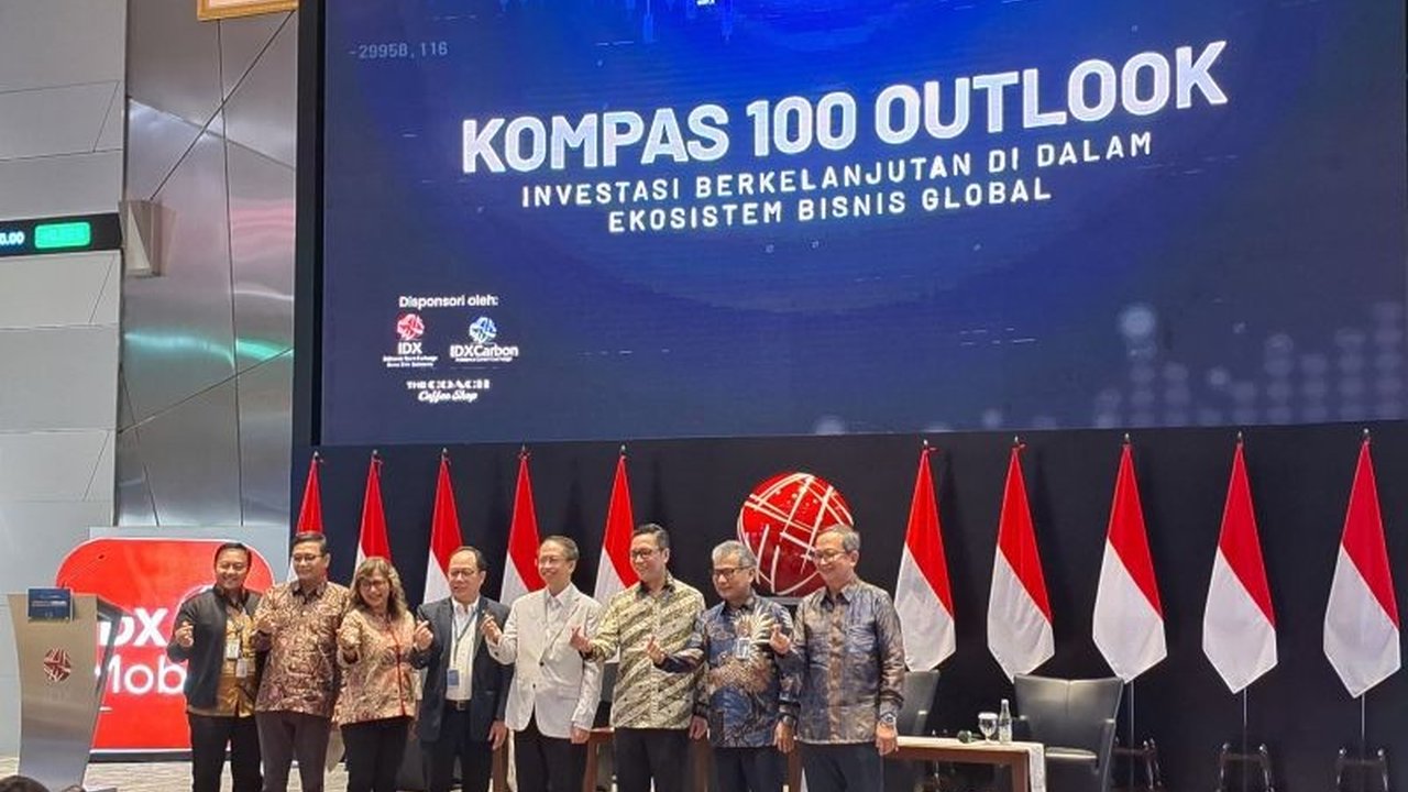 Direktur Pengembangan BEI, Jeffrey Hendrik, menyatakan ESG kini jadi aspek krusial dalam pengambilan keputusan investasi, ditandai dengan pertumbuhan pesat produk investasi berbasis ESG di Indonesia.