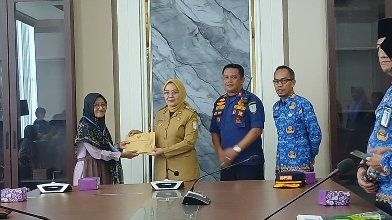 Pemerintah Kota Jambi menyalurkan bantuan senilai Rp154 juta kepada 14 keluarga korban kebakaran, sengatan listrik, puting beliung, dan rumah tertimpa pohon pada tahun 2024, sebagai bentuk perhatian dan pembelajaran bagi masyarakat.