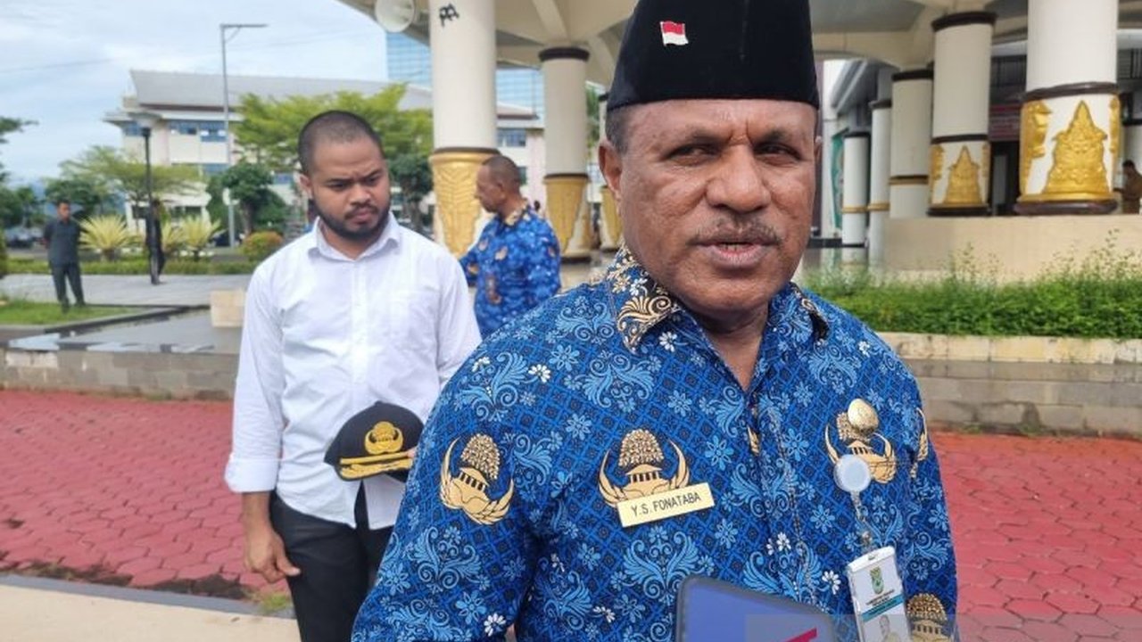 Pemerintah Provinsi Papua Barat memastikan kebijakan efisiensi APBD 2025 senilai Rp200,32 miliar tidak akan mengurangi jumlah atau memberhentikan tenaga honorer, meskipun ada pengurangan belanja honorarium.