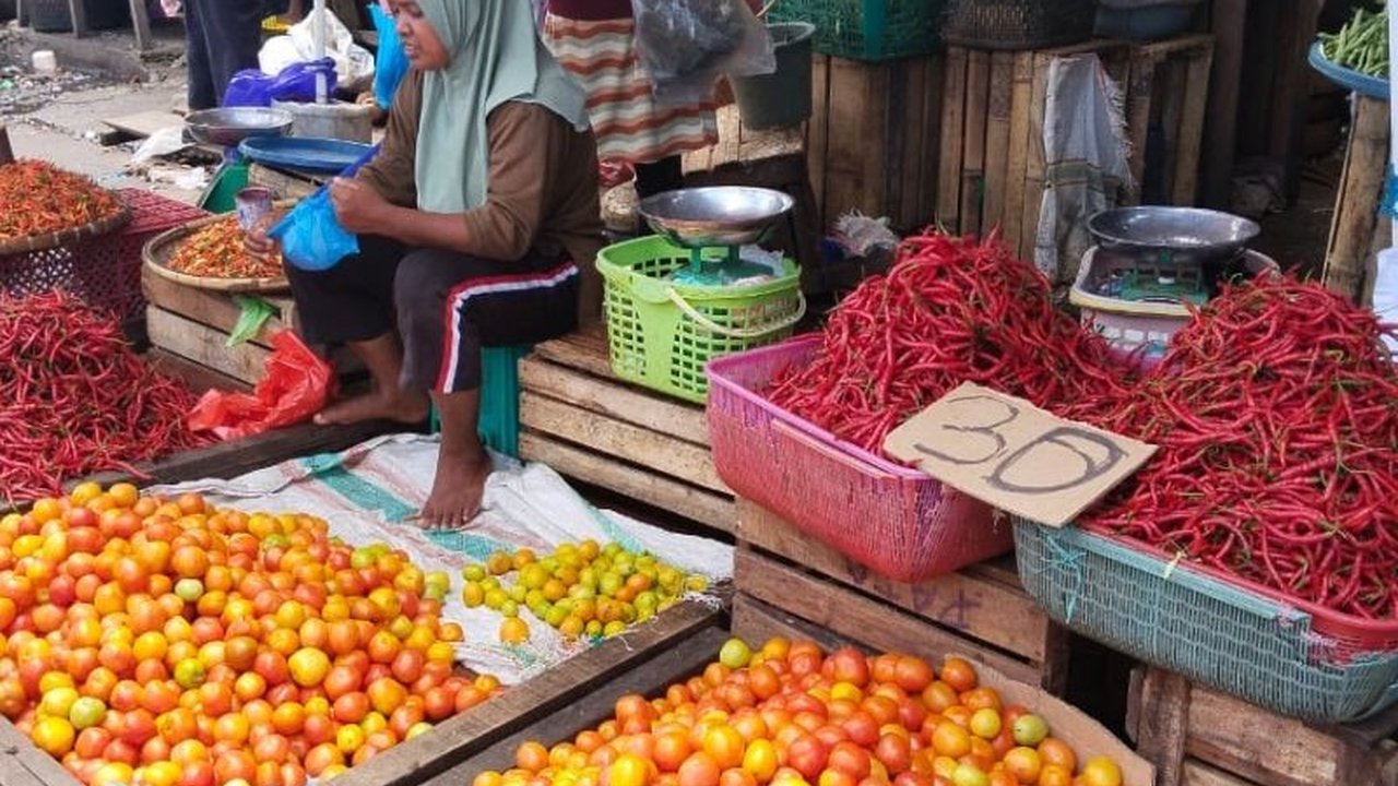 Pemerintah Kota Ambon memastikan stok pangan cukup untuk Ramadhan dan Lebaran 2025, dengan stok beras mencapai 1.420 ton dan komoditas lain yang tercukupi, meskipun stok cabai rawit perlu perhatian.