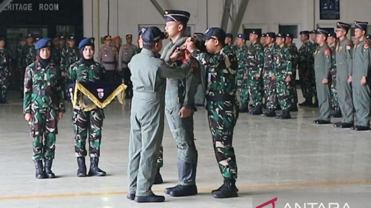 Pangkoopsudnas Marsdya TNI Tedi Rizalihadi membuka Latihan Hanud Perkasa B/2025 di Lanud Iswahjudi, Magetan, Jawa Timur, guna meningkatkan kesiapsiagaan dan profesionalisme pertahanan udara Indonesia.