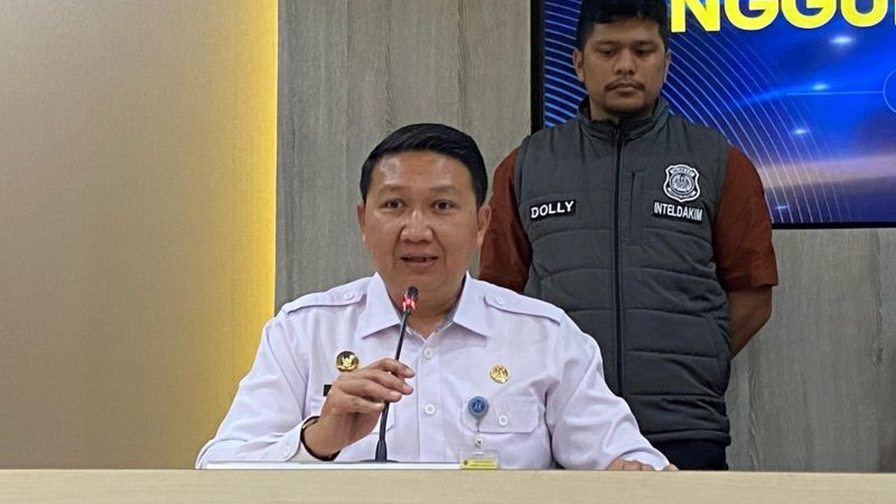 Tiga warga negara Pakistan ditangkap di Bandara Soekarno-Hatta karena menggunakan paspor Prancis palsu untuk transit ke Eropa; imigrasi mendalami keterlibatan sindikat internasional.