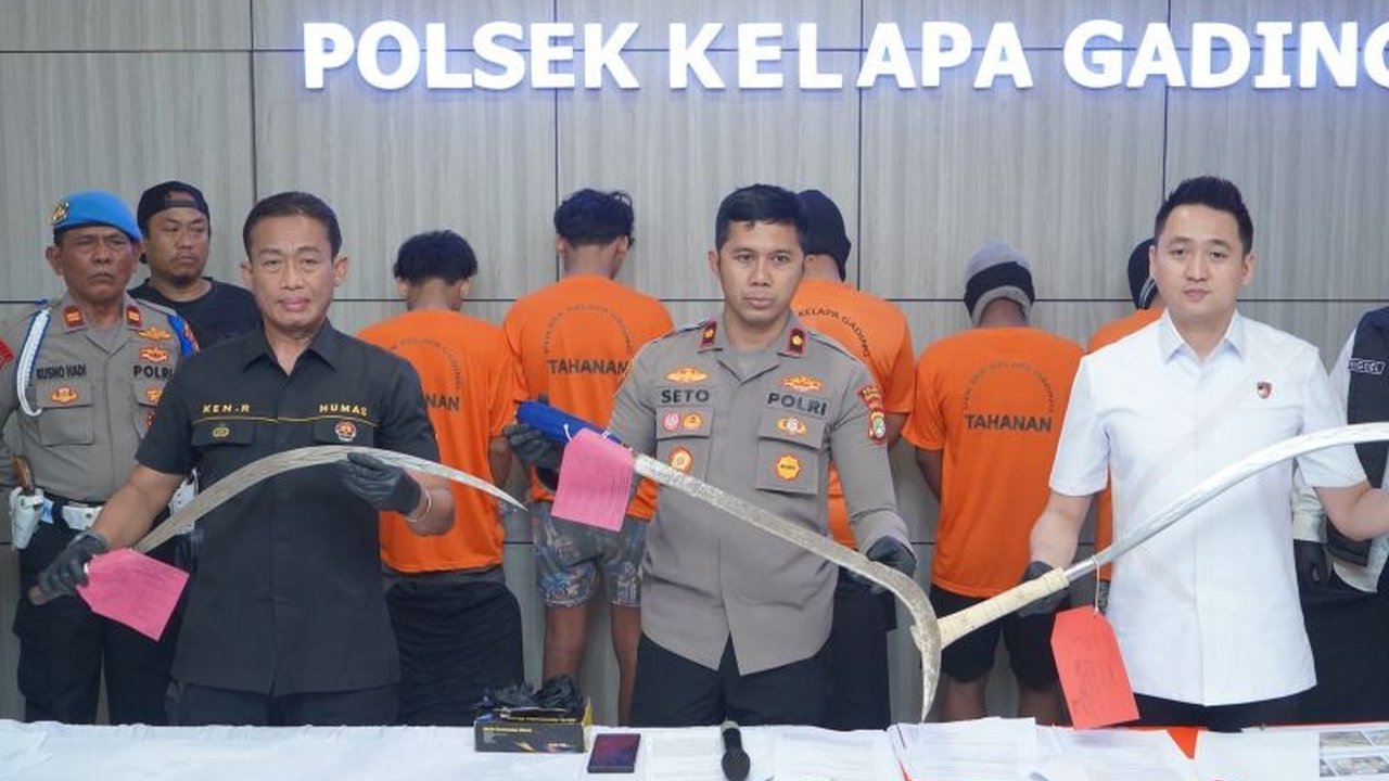 Tiga Remaja Ditangkap Jual Sajam untuk Tawuran di Kelapa Gading
